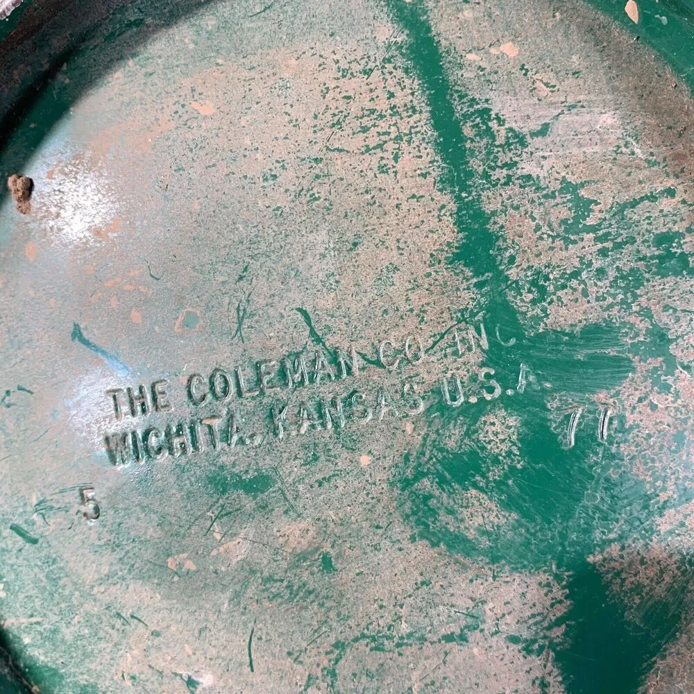 Vintage Coleman Lantern Dated 5 1977 USA Green